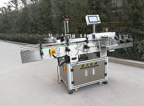 全自動(dòng)醬油瓶貼標(biāo)機(jī)單機(jī)展示圖