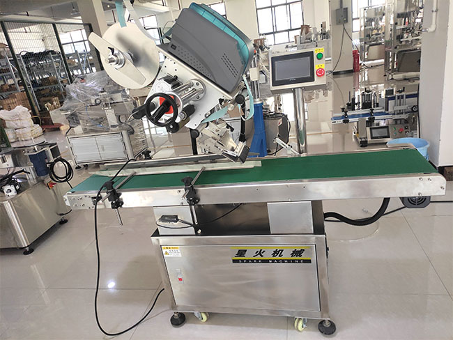 平面貼標機設備展示